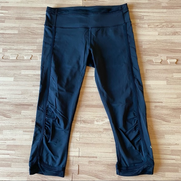 Lululemon Run For Days Crop - Picture 4 of 11